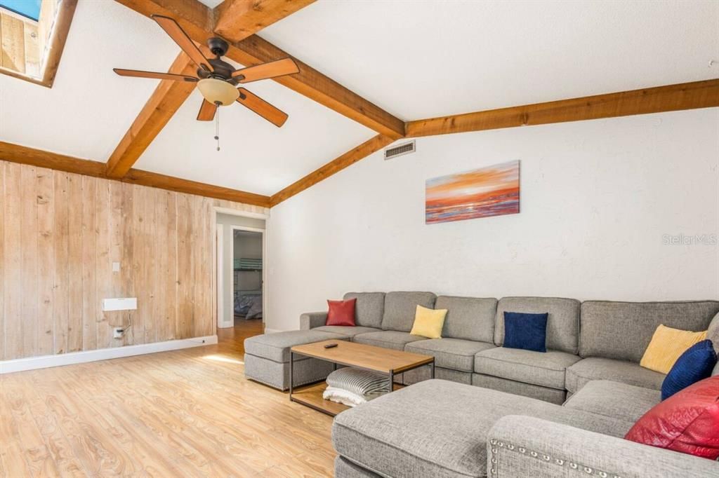 For Rent: $4,999 (4 beds, 2 baths, 2251 Square Feet)