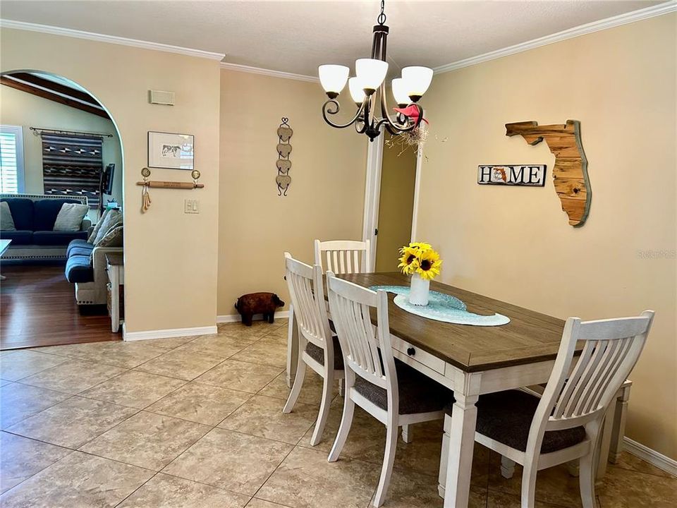 For Sale: $620,000 (3 beds, 2 baths, 2004 Square Feet)