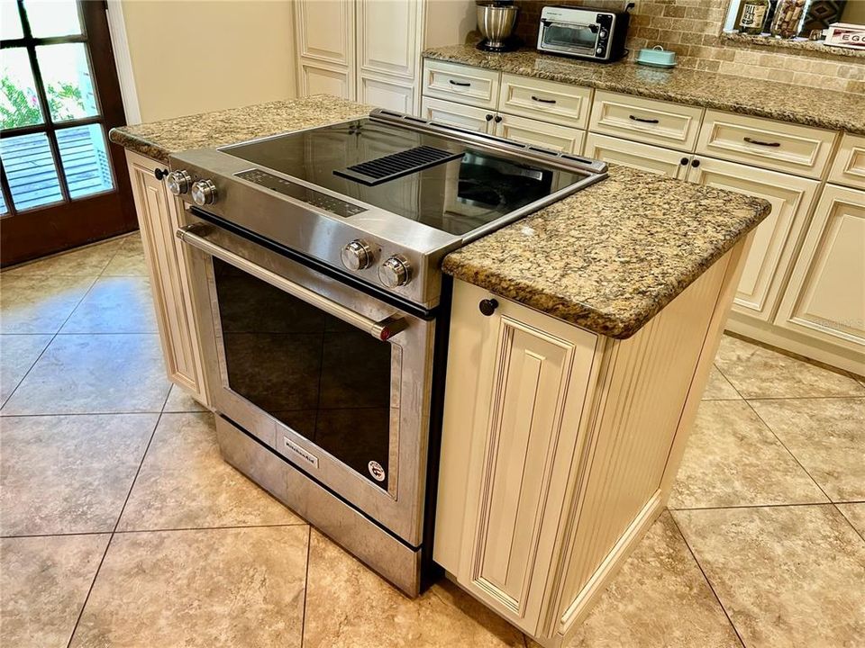 For Sale: $620,000 (3 beds, 2 baths, 2004 Square Feet)