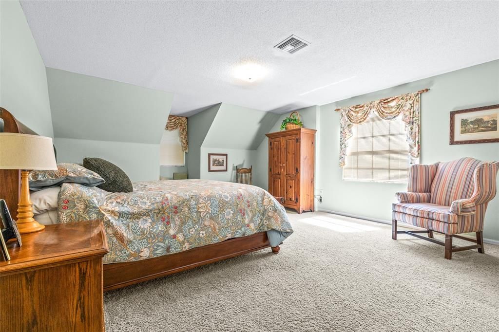 En Venta: $719,000 (4 camas, 3 baños, 2796 Pies cuadrados)