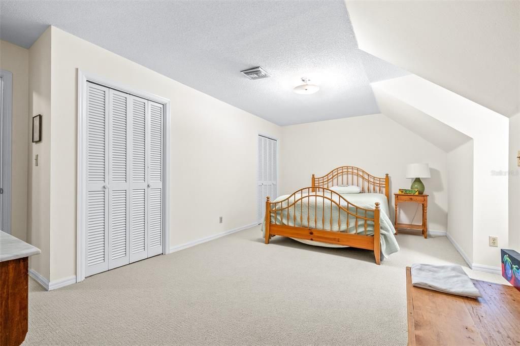 En Venta: $719,000 (4 camas, 3 baños, 2796 Pies cuadrados)