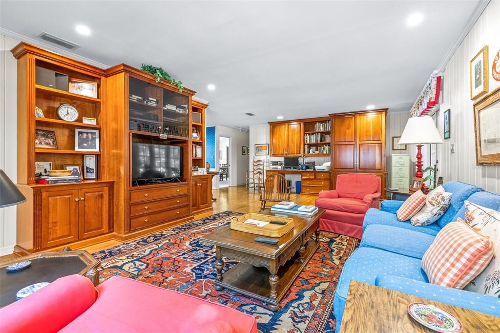 En Venta: $719,000 (4 camas, 3 baños, 2796 Pies cuadrados)