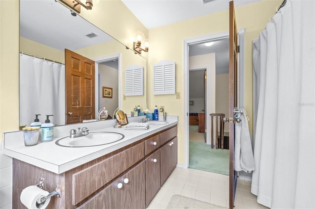 En Venta: $719,000 (4 camas, 3 baños, 2796 Pies cuadrados)