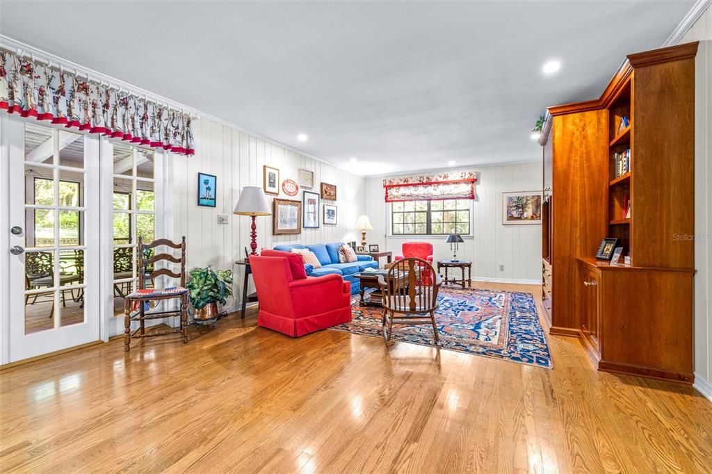 En Venta: $719,000 (4 camas, 3 baños, 2796 Pies cuadrados)