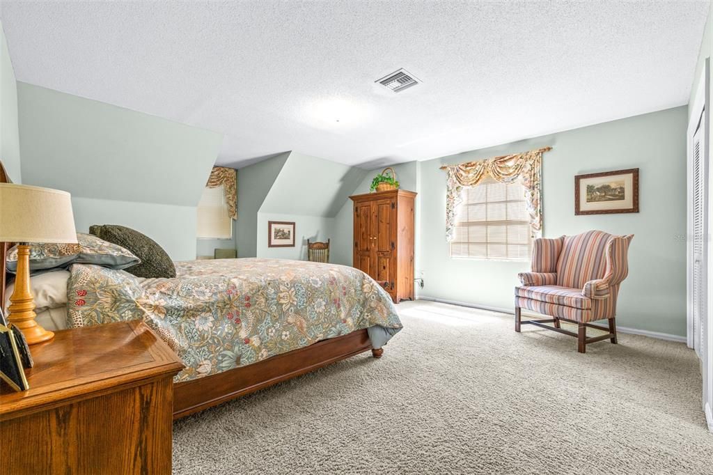 En Venta: $719,000 (4 camas, 3 baños, 2796 Pies cuadrados)