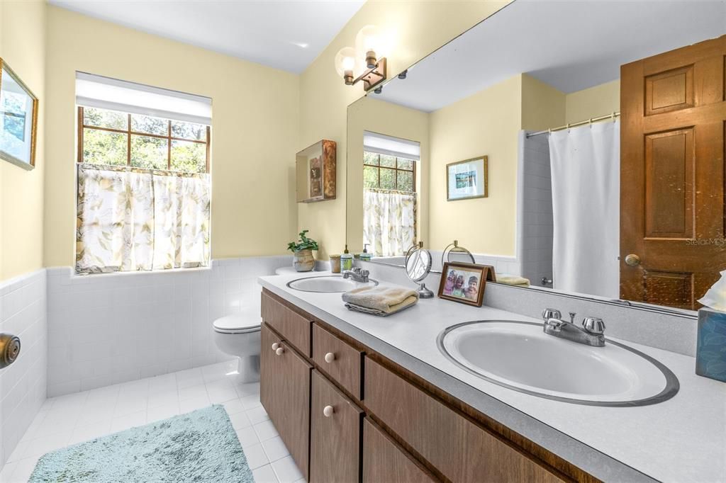 En Venta: $719,000 (4 camas, 3 baños, 2796 Pies cuadrados)