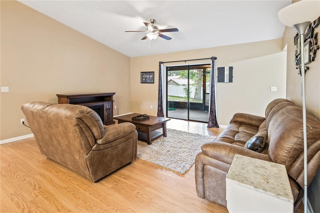 待售: $327,000 (3 贝兹, 2 浴室, 1773 平方英尺)