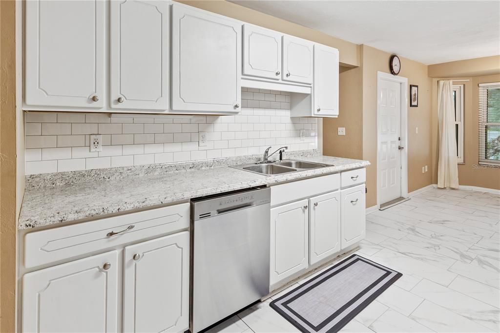 待售: $327,000 (3 贝兹, 2 浴室, 1773 平方英尺)