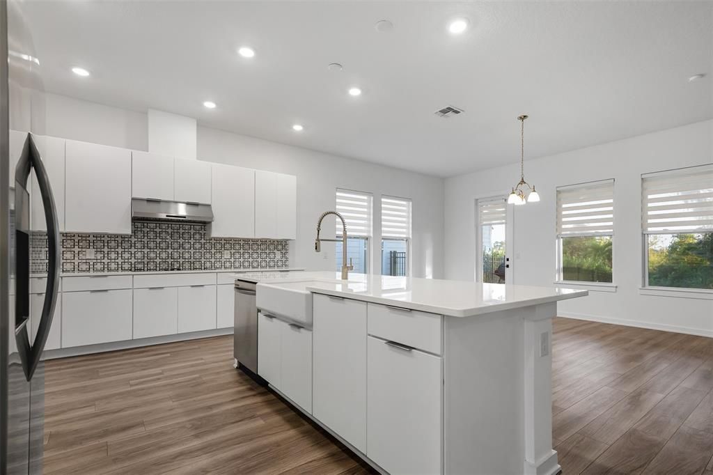 В аренду: $4,300 (4 спален, 3 ванн, 2605 Квадратных фут)