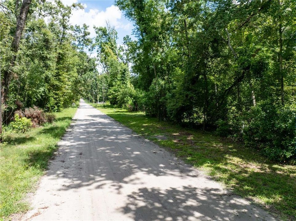 最近售出: $35,000 (0.92 acres)