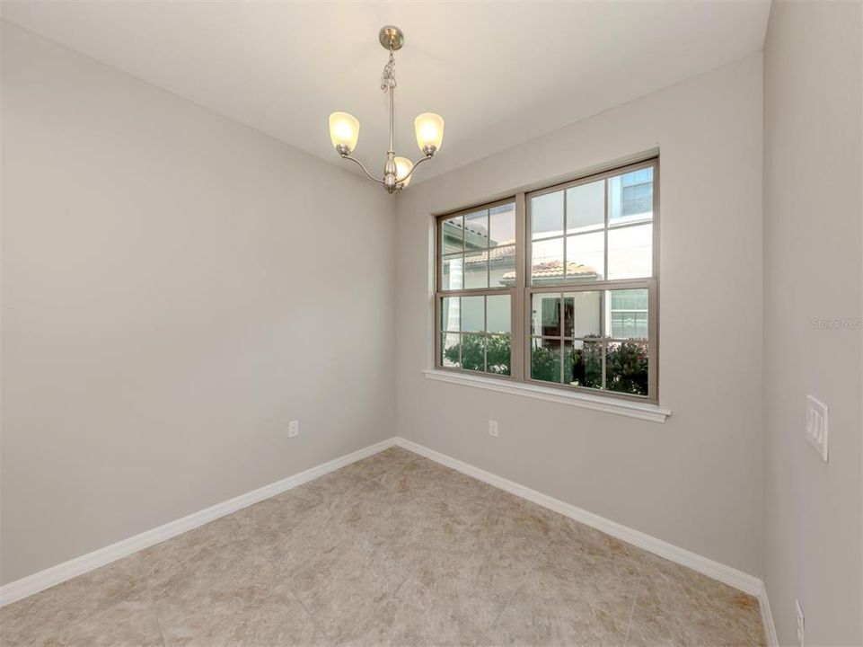 For Sale: $295,000 (2 beds, 2 baths, 1398 Square Feet)