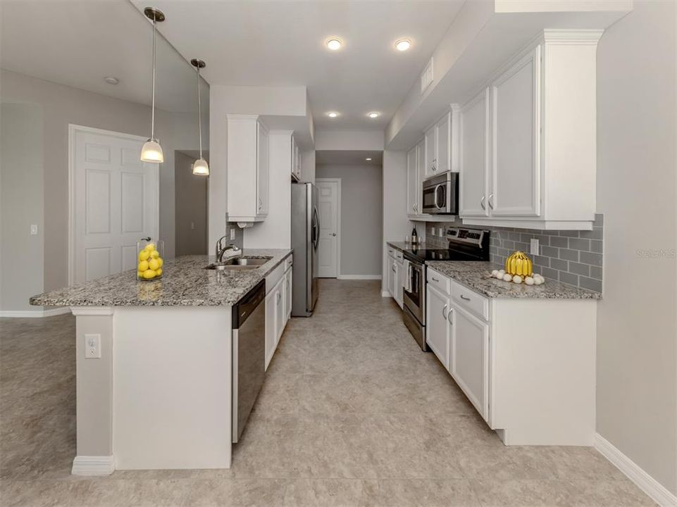 For Sale: $295,000 (2 beds, 2 baths, 1398 Square Feet)