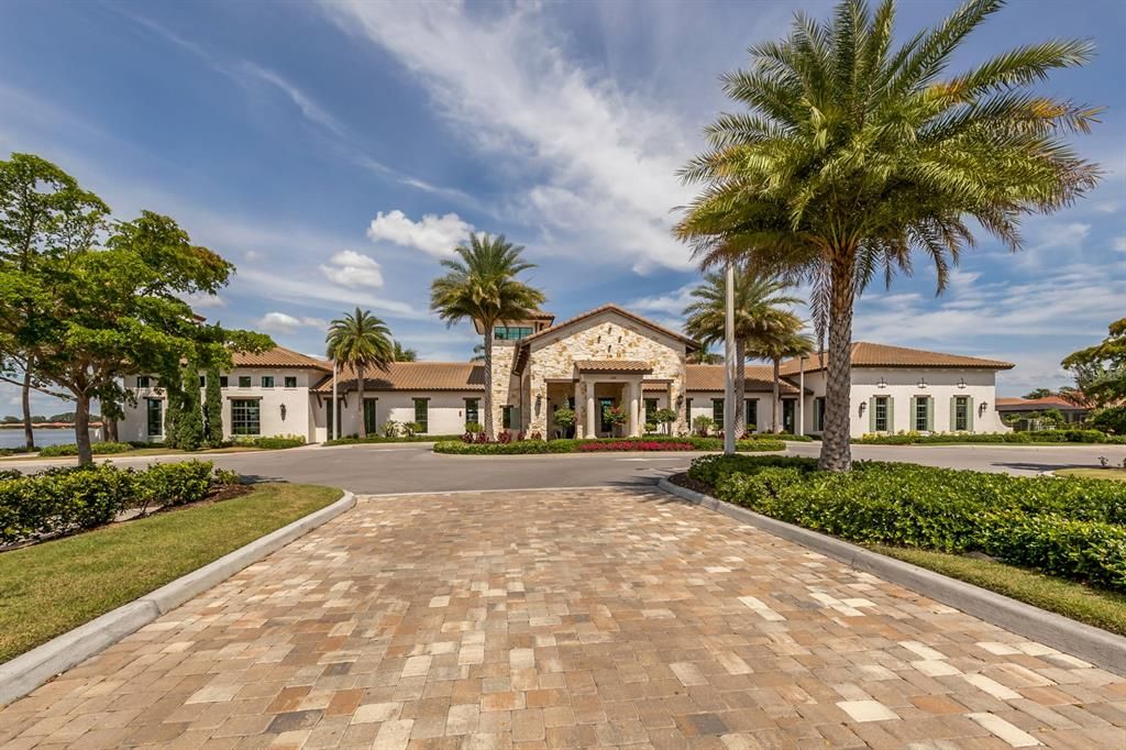 For Sale: $295,000 (2 beds, 2 baths, 1398 Square Feet)