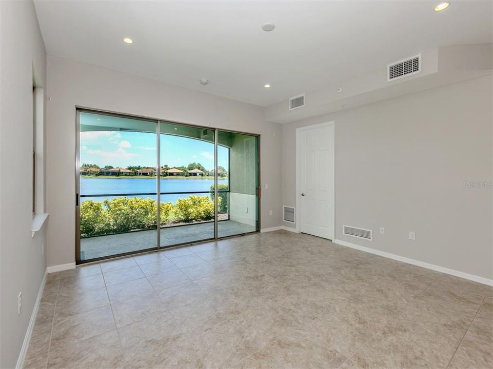 For Sale: $295,000 (2 beds, 2 baths, 1398 Square Feet)