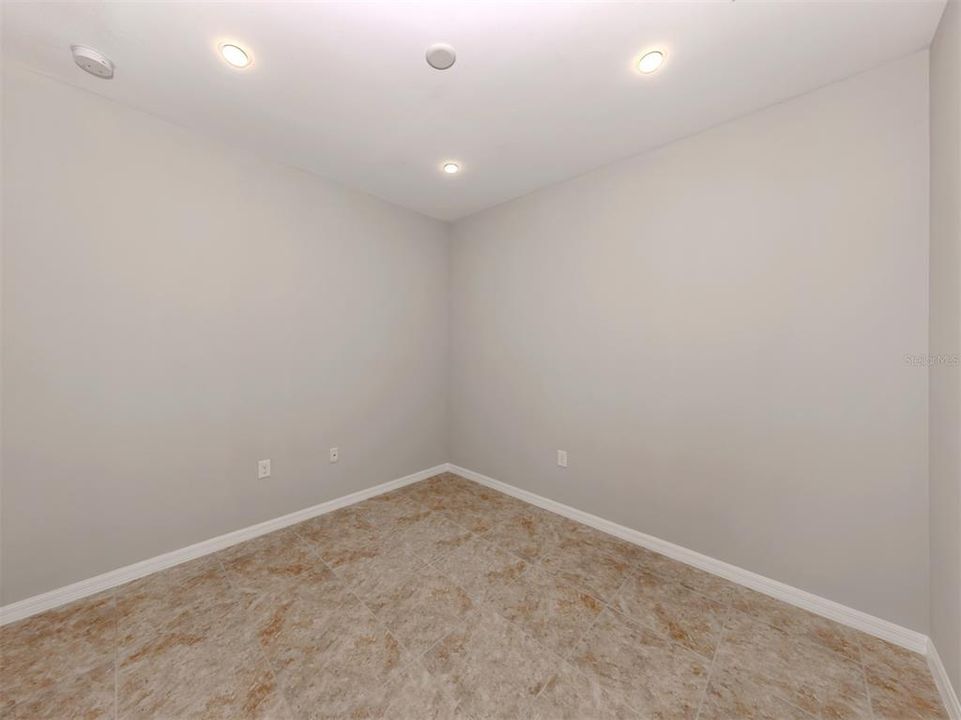 For Sale: $295,000 (2 beds, 2 baths, 1398 Square Feet)