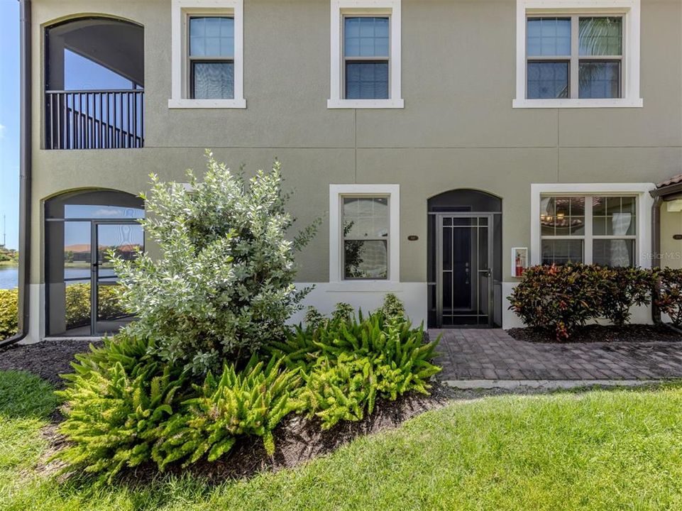 For Sale: $295,000 (2 beds, 2 baths, 1398 Square Feet)