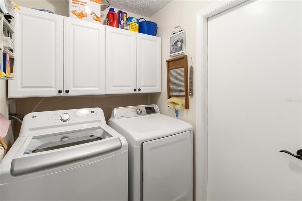 合同活跃: $349,000 (4 贝兹, 2 浴室, 1854 平方英尺)