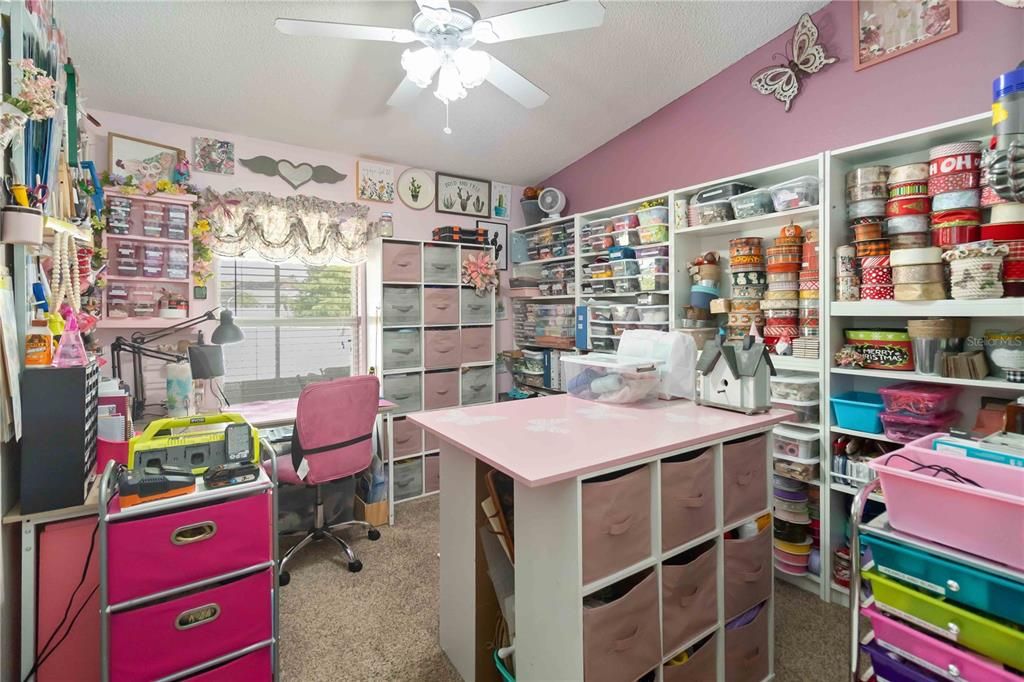 合同活跃: $349,000 (4 贝兹, 2 浴室, 1854 平方英尺)