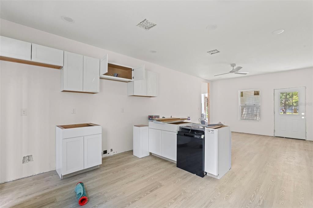 На продажу: $260,000 (3 спален, 2 ванн, 1537 Квадратных фут)