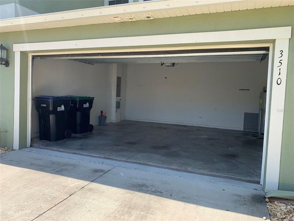 Active With Contract: $2,295 (4 beds, 2 baths, 2550 Square Feet)