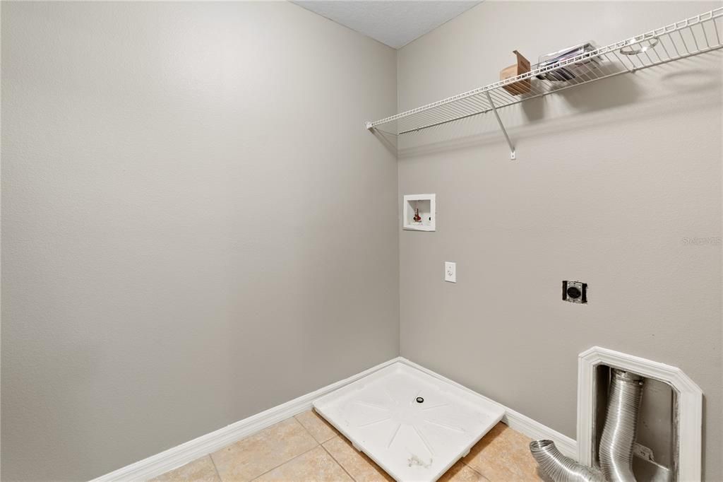 Active With Contract: $2,295 (4 beds, 2 baths, 2550 Square Feet)