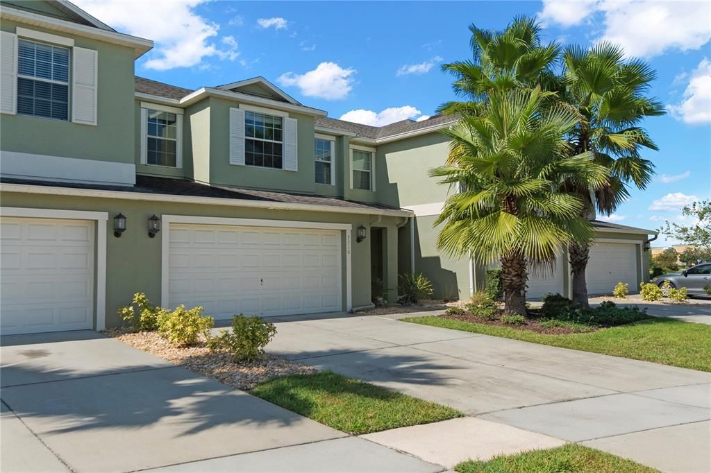 Active With Contract: $2,295 (4 beds, 2 baths, 2550 Square Feet)