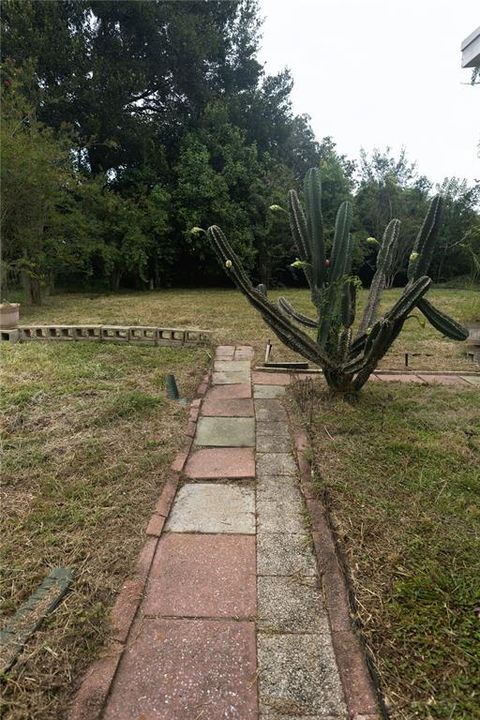 На продажу: $210,000 (2 спален, 1 ванн, 936 Квадратных фут)