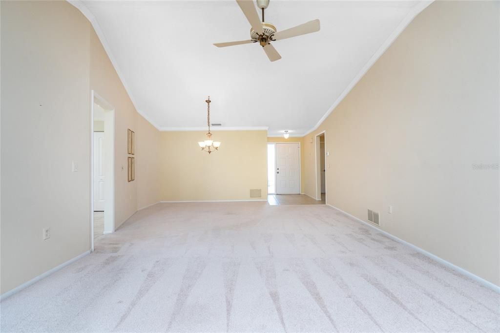 Active With Contract: $198,000 (2 beds, 2 baths, 1250 Square Feet)