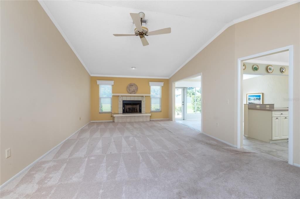 Active With Contract: $198,000 (2 beds, 2 baths, 1250 Square Feet)