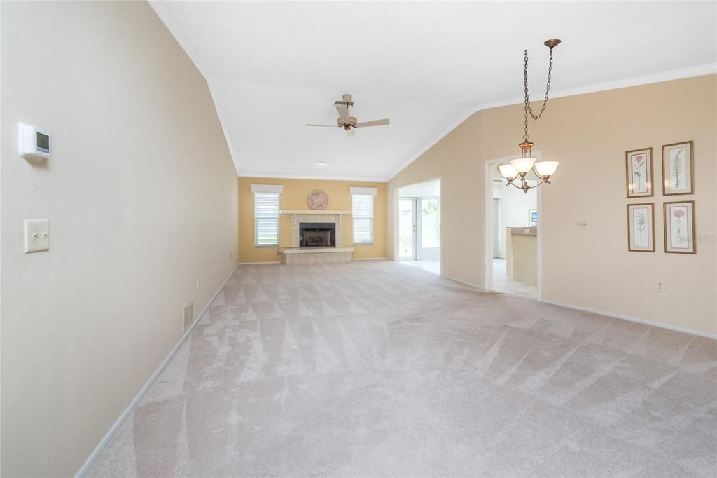 Active With Contract: $198,000 (2 beds, 2 baths, 1250 Square Feet)