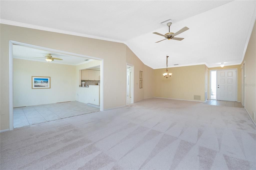 Active With Contract: $198,000 (2 beds, 2 baths, 1250 Square Feet)