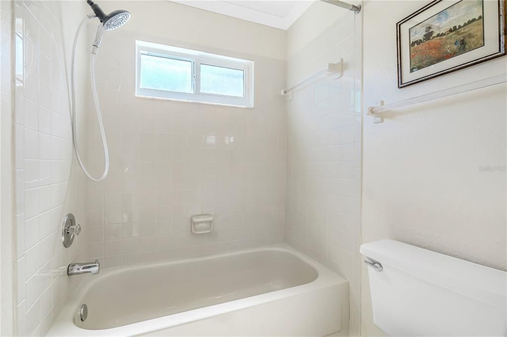 Active With Contract: $198,000 (2 beds, 2 baths, 1250 Square Feet)