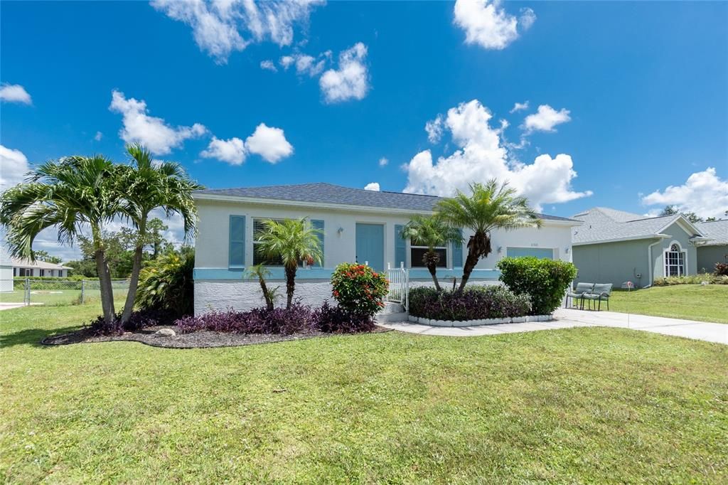 For Sale: $239,900 (3 beds, 2 baths, 858 Square Feet)