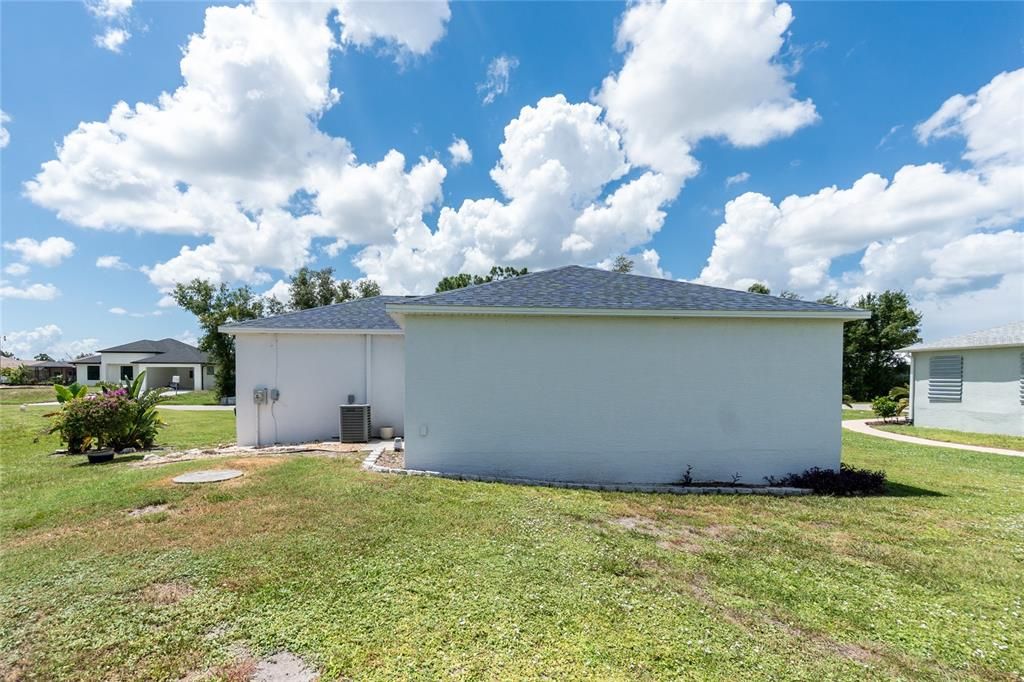 For Sale: $239,900 (3 beds, 2 baths, 858 Square Feet)