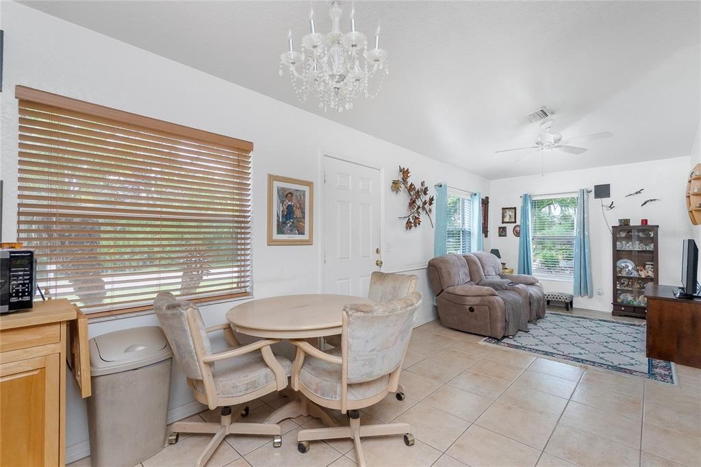 For Sale: $239,900 (3 beds, 2 baths, 858 Square Feet)