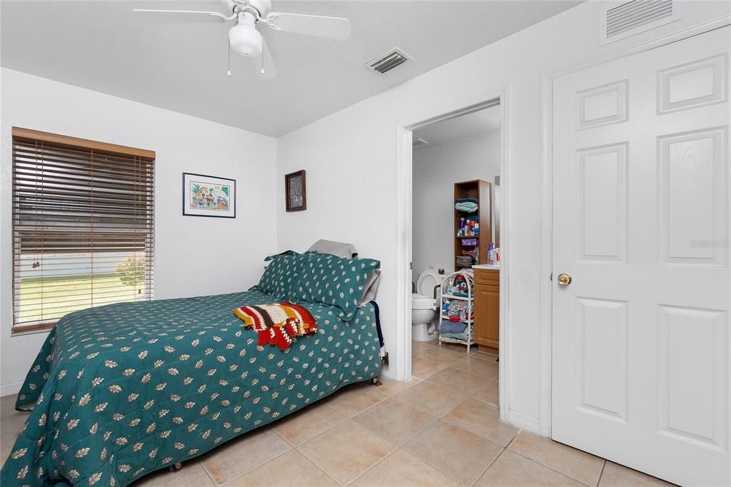 For Sale: $239,900 (3 beds, 2 baths, 858 Square Feet)