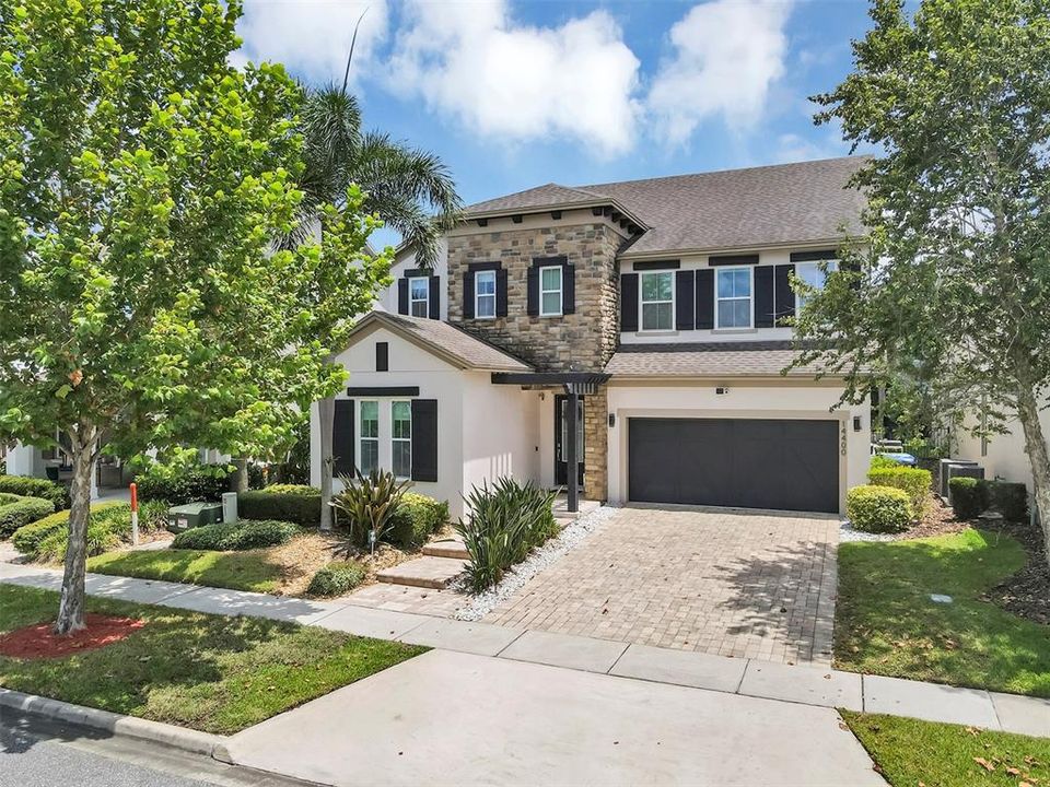 合同活跃: $1,129,000 (5 贝兹, 4 浴室, 3616 平方英尺)