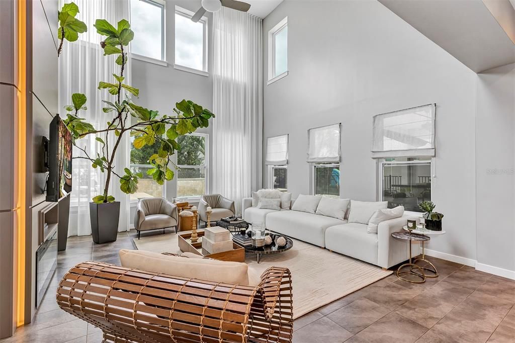 合同活跃: $1,129,000 (5 贝兹, 4 浴室, 3616 平方英尺)