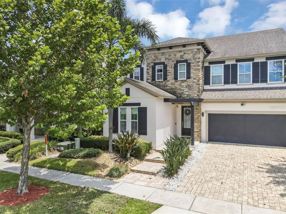 合同活跃: $1,129,000 (5 贝兹, 4 浴室, 3616 平方英尺)