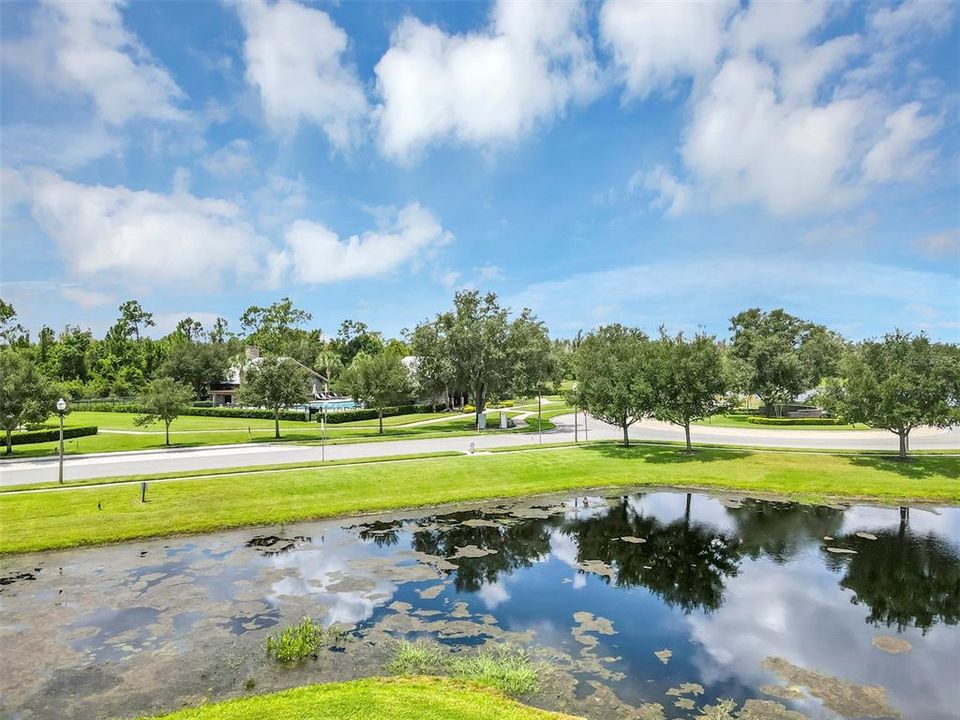 合同活跃: $1,129,000 (5 贝兹, 4 浴室, 3616 平方英尺)