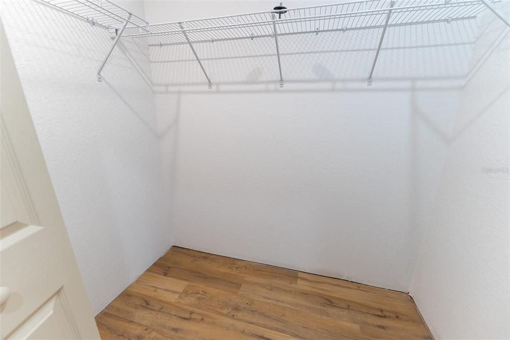 Activo con contrato: $299,900 (3 camas, 2 baños, 1936 Pies cuadrados)