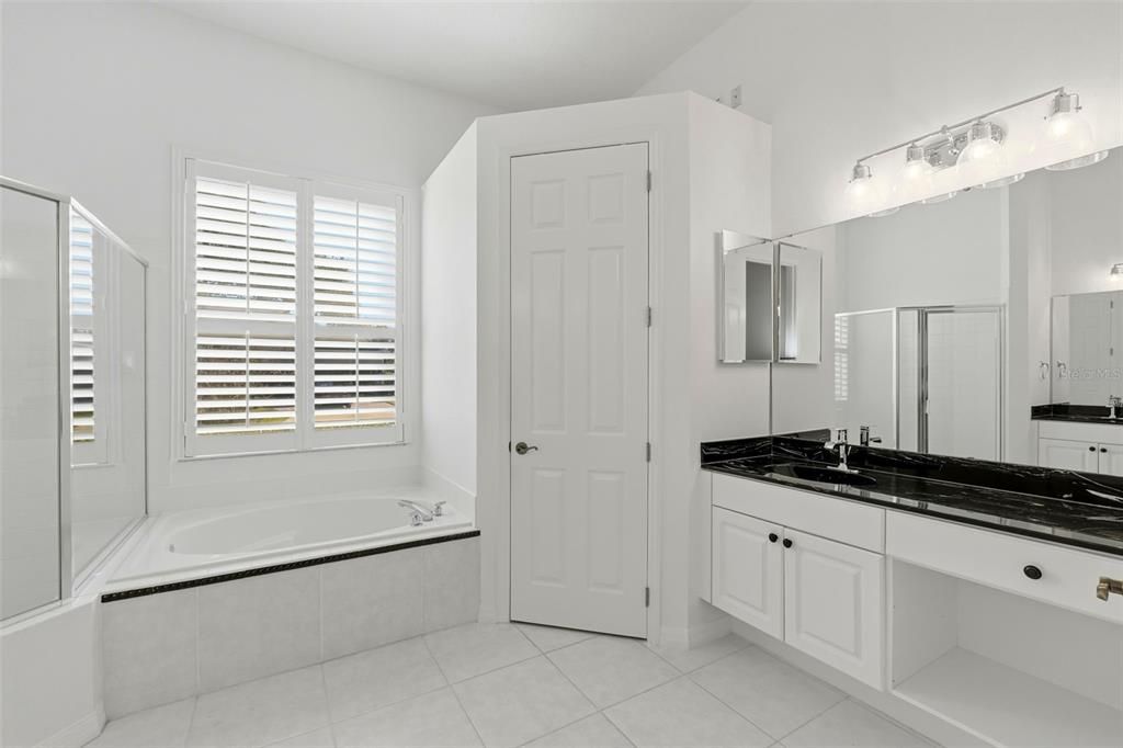 На продажу: $450,000 (3 спален, 2 ванн, 2506 Квадратных фут)