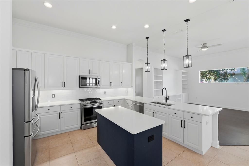 На продажу: $450,000 (3 спален, 2 ванн, 2506 Квадратных фут)