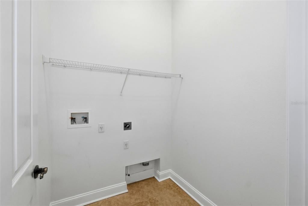 На продажу: $450,000 (3 спален, 2 ванн, 2506 Квадратных фут)