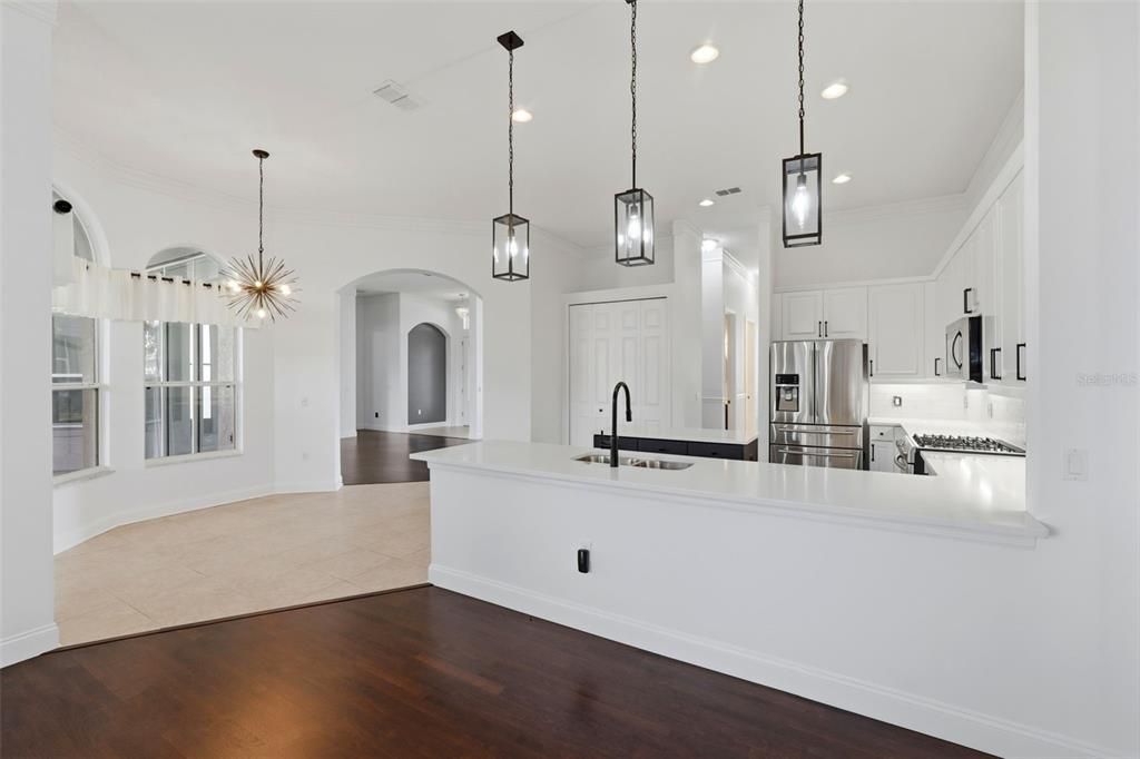 На продажу: $450,000 (3 спален, 2 ванн, 2506 Квадратных фут)