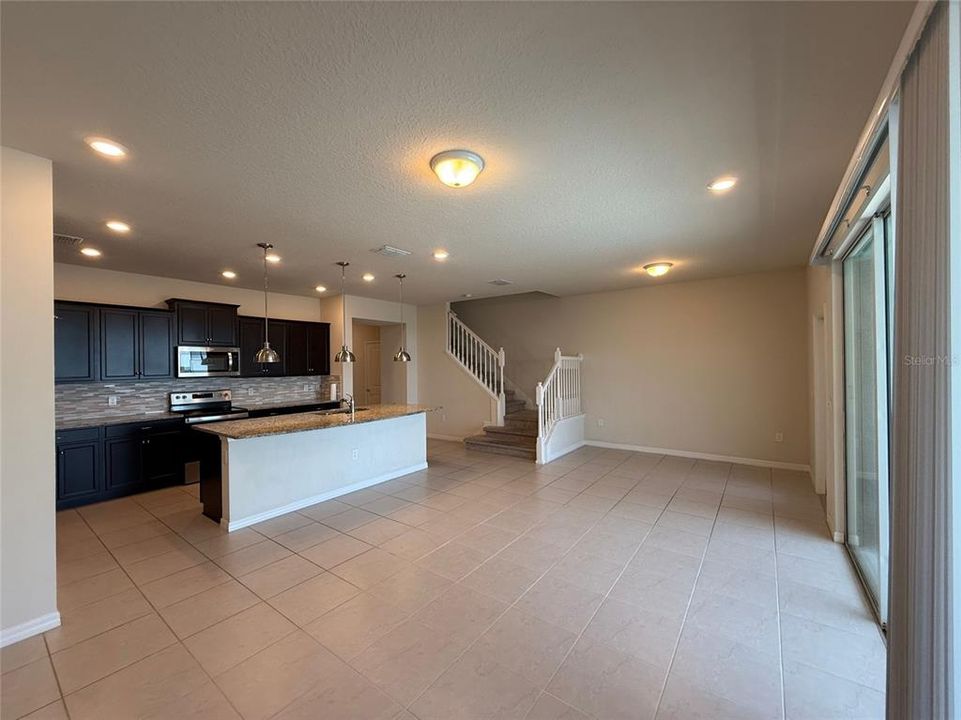 En Venta: $419,000 (5 camas, 4 baños, 2283 Pies cuadrados)