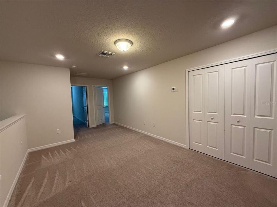 En Venta: $419,000 (5 camas, 4 baños, 2283 Pies cuadrados)