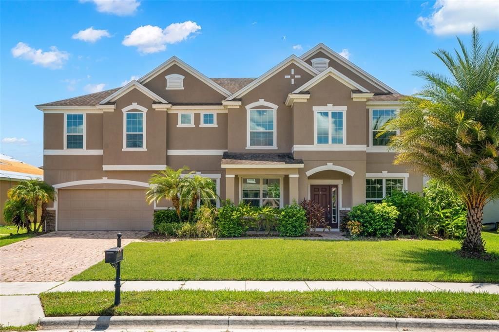 Activo con contrato: $749,900 (5 camas, 4 baños, 4258 Pies cuadrados)