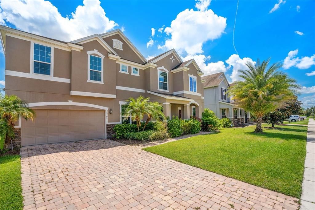 Activo con contrato: $749,900 (5 camas, 4 baños, 4258 Pies cuadrados)