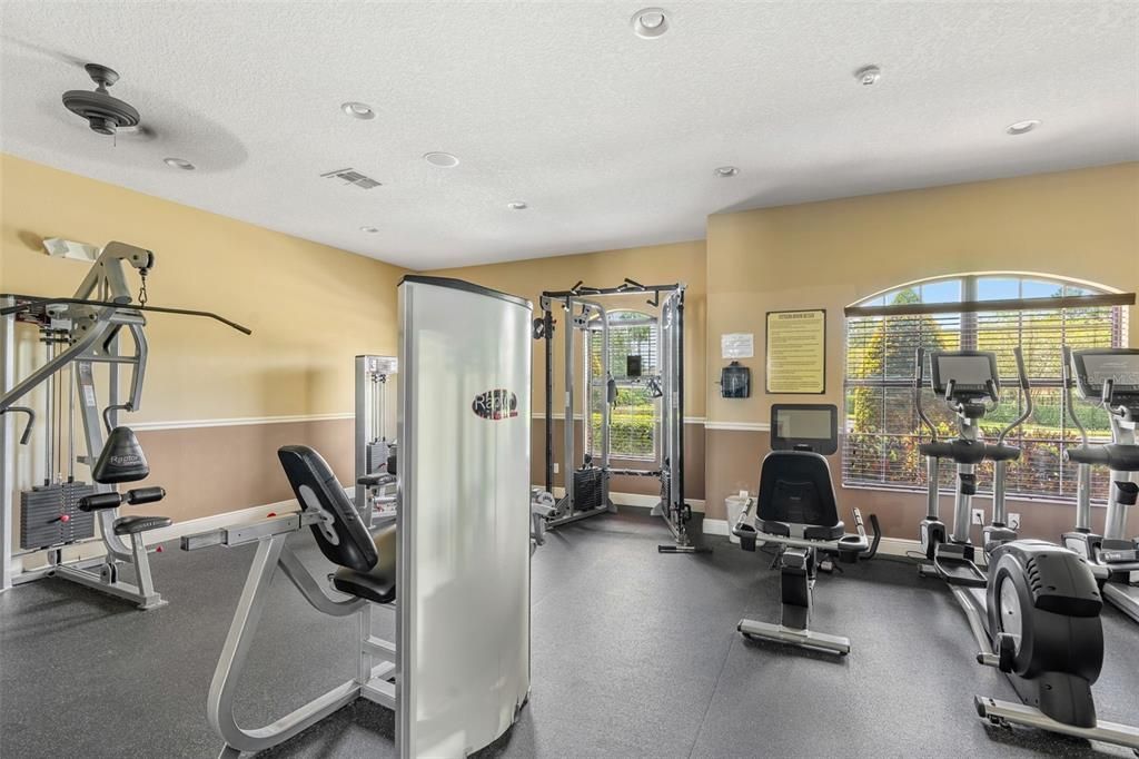 Activo con contrato: $749,900 (5 camas, 4 baños, 4258 Pies cuadrados)